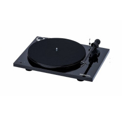 Pro-Ject Essential III Digital OM10 Piano